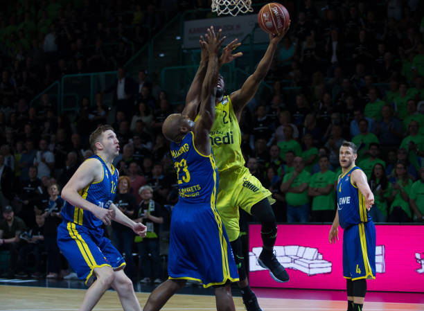 他的前任教 他的前任教